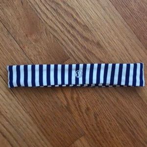 Lululemon Fly Away Tamer Headband